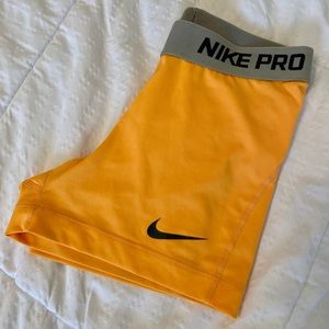 NIKE Pro Women’s 3” Sport Spandex Shorts🍊